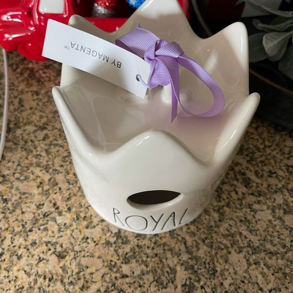 NWT Rae Dunn “Royal” Crown Shaped Birdhouse - Picture 2 of 4